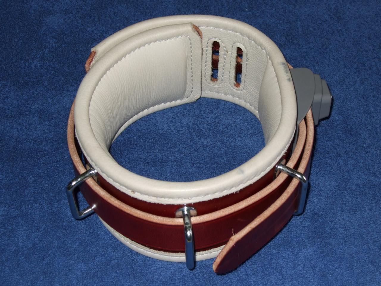 Humane Restraint abschliessbares Lederhalsband 33-44 cm